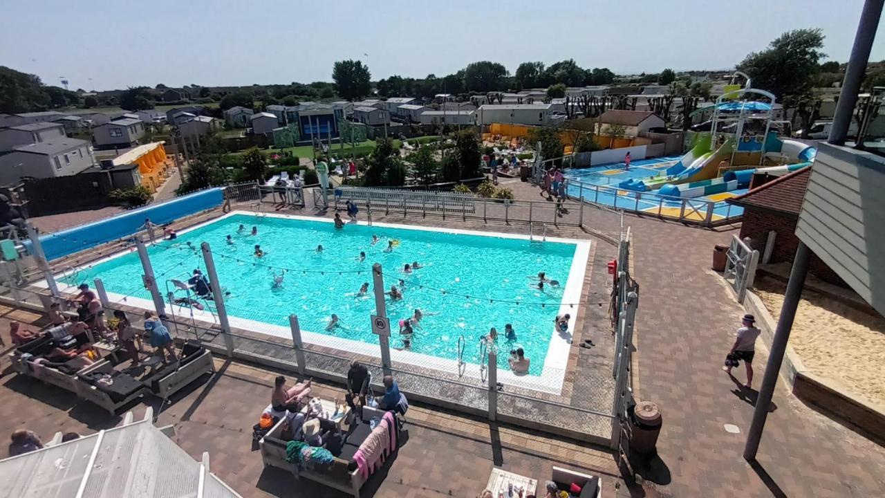 Carnaby Holiday Caravan, West Sands, Selsey Exterior foto